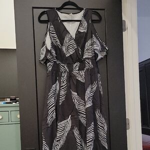 Elegant Black and White Leaf Print Dress